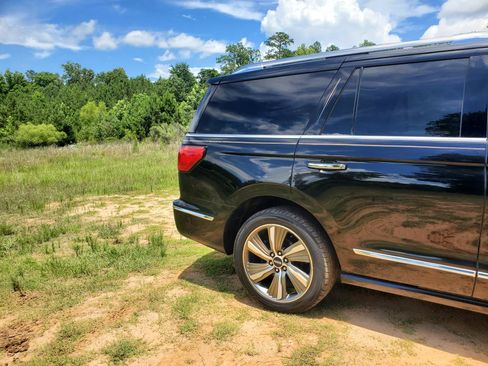 Used 2018 Lincoln Navigator Reserve AWD/4WD image 15