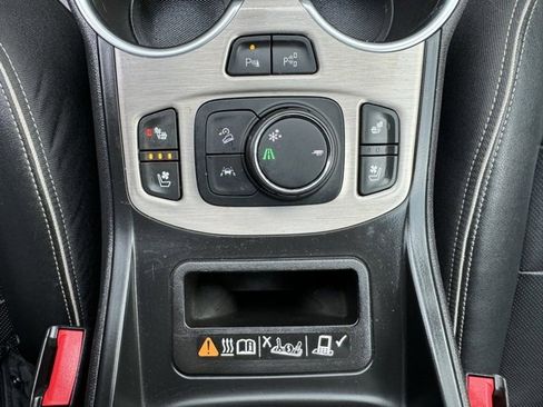 Used 2019 GMC Terrain Denali w/ Advanced Safety Package image 17