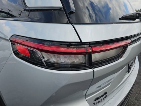 Certified 2024 Jeep Grand Cherokee Altitude image 34