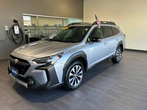 Used 2023 Subaru Outback Limited AWD/4WD image 3