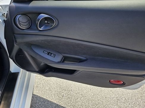 Used 2024 Nissan Z Performance w/ Floor Mat Package image 20