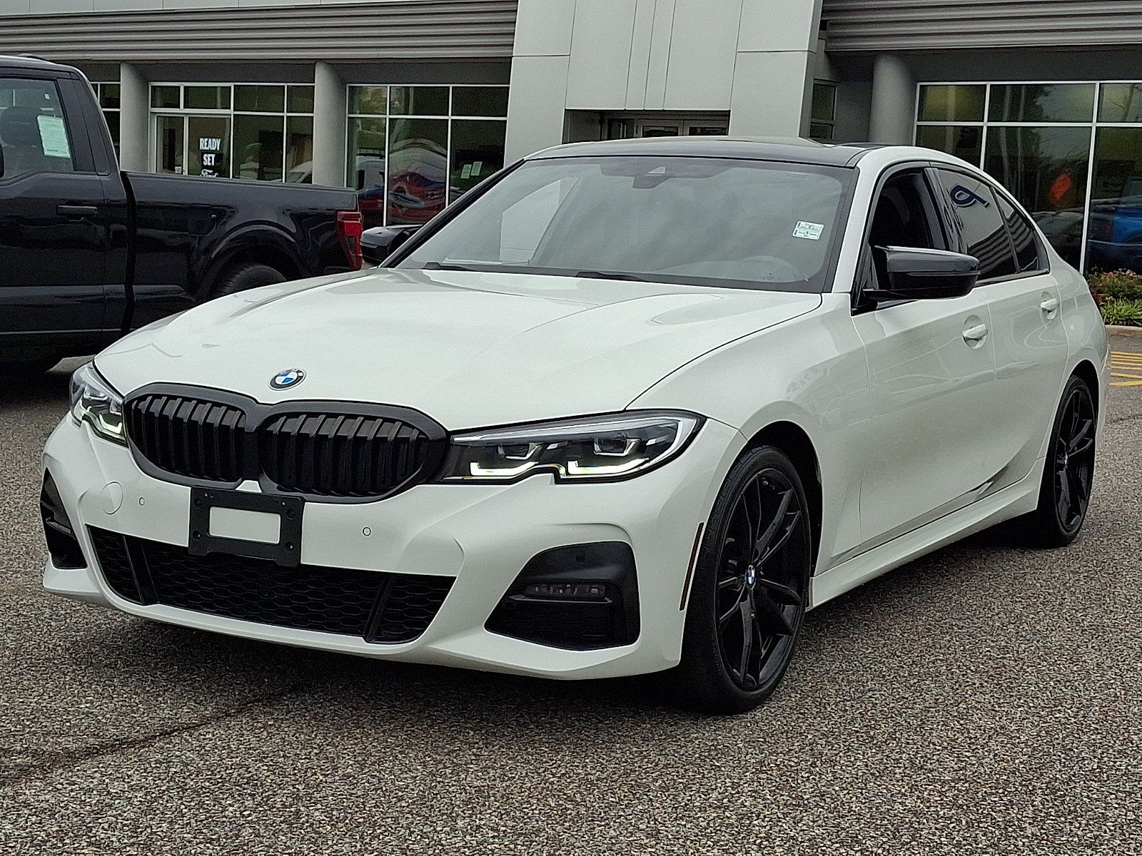 Used 2022 BMW 330i xDrive Sedan w/ M Sport Package AWD/4WD image 4