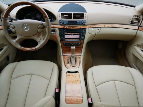 Used 2009 Mercedes-Benz E 350 4MATIC Wagon image 13