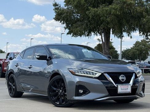 Used 2020 Nissan Maxima SR w/ Sport Mat Group FWD image 2