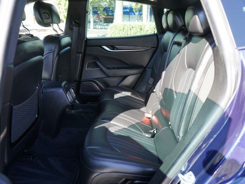 Used 2018 Maserati Levante GranLusso image 22