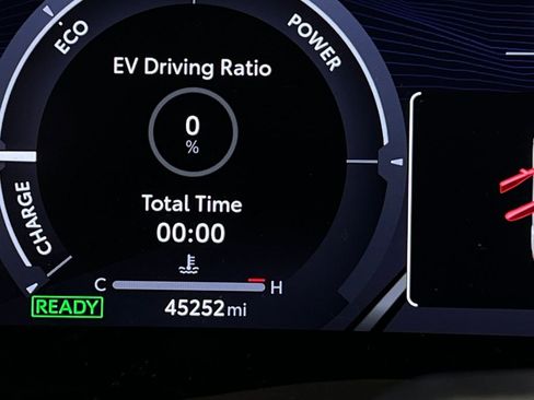 Used 2025 Toyota Camry XLE w/ Premium Plus Package image 17