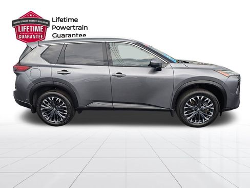 Used 2025 Nissan Rogue SL w/ Tech Package AWD/4WD image 6