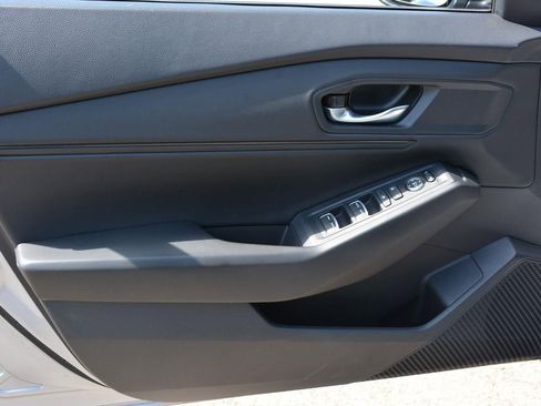 Used 2023 Honda Accord EX image 10