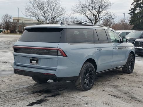New 2025 Lincoln Navigator L Reserve w/ Jet Appearance Package image 4