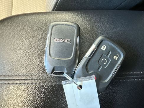 Used 2022 GMC Terrain SLE w/ Driver Convenience Package image 29