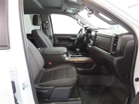 Used 2025 Chevrolet Silverado 1500 LT AWD/4WD image 31