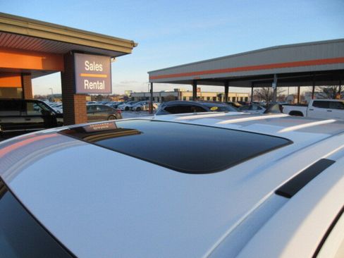 Used 2025 Toyota Tacoma TRD Off-Road image 11