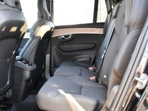 Used 2025 Volvo XC90 B5 Plus image 13