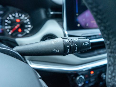 Used 2024 Jeep Compass Limited image 25