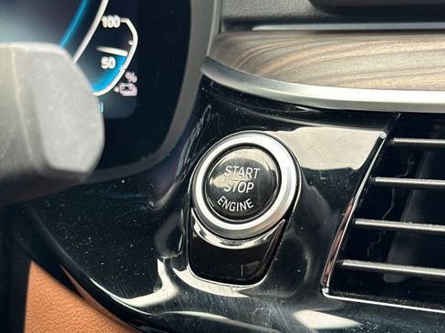 Used 2023 BMW 530e w/ Convenience Package image 24