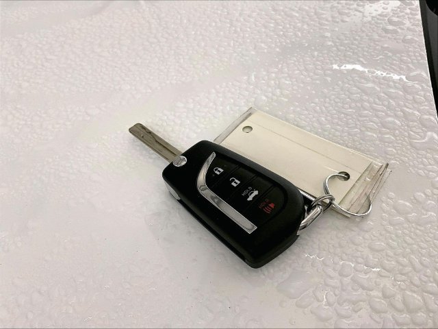Used 2022 Toyota Corolla LE FWD image 9