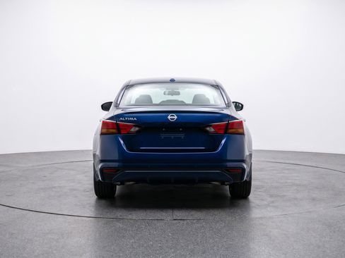 Used 2025 Nissan Altima 2.5 SV FWD image 7