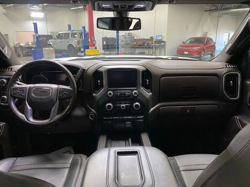 Used 2022 GMC Sierra 1500 Denali w/ Denali Premium Package image 17