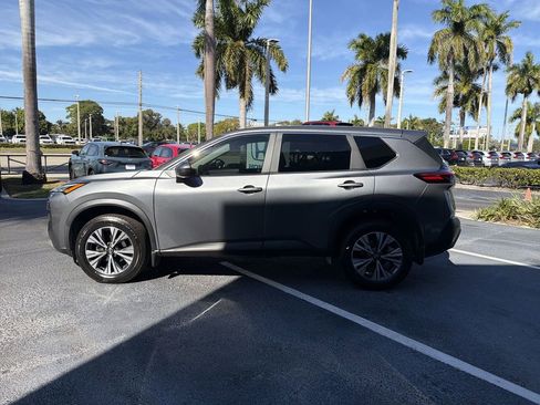 Used 2023 Nissan Rogue SV image 5