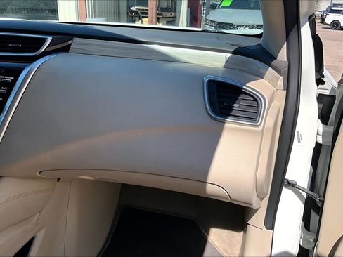 Used 2015 Nissan Murano S image 18