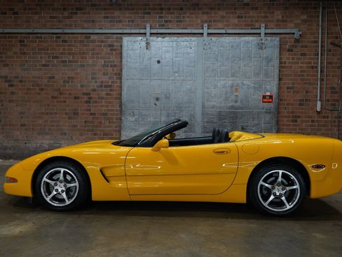 Used 2002 Chevrolet Corvette Convertible w/ Preferred Equipment Group2 image 38