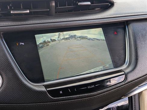 Used 2018 Cadillac XT5 FWD image 13