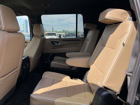 Used 2024 Chevrolet Suburban Premier AWD/4WD image 13