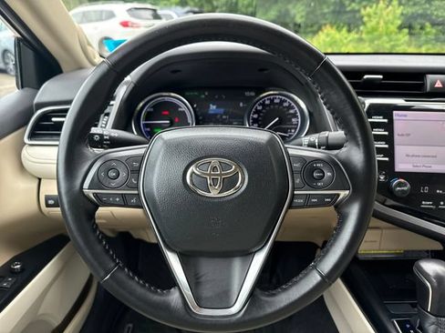 Used 2020 Toyota Camry XLE w/ Driver Assist Package FWD image 17