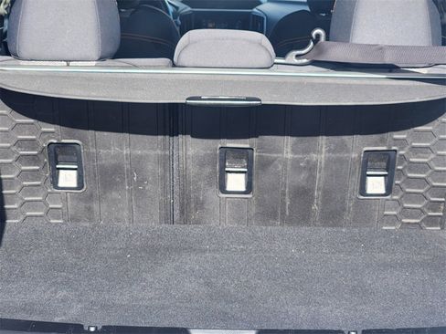 Used 2021 Subaru Crosstrek 2.0i Premium w/ Moonroof Package image 21