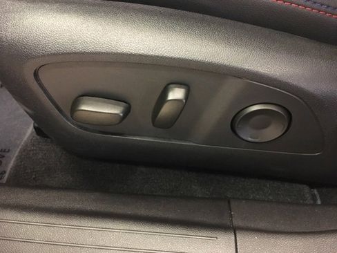 Used 2024 Chevrolet Equinox EV RS image 33