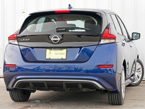 Used 2025 Nissan Leaf S image 4