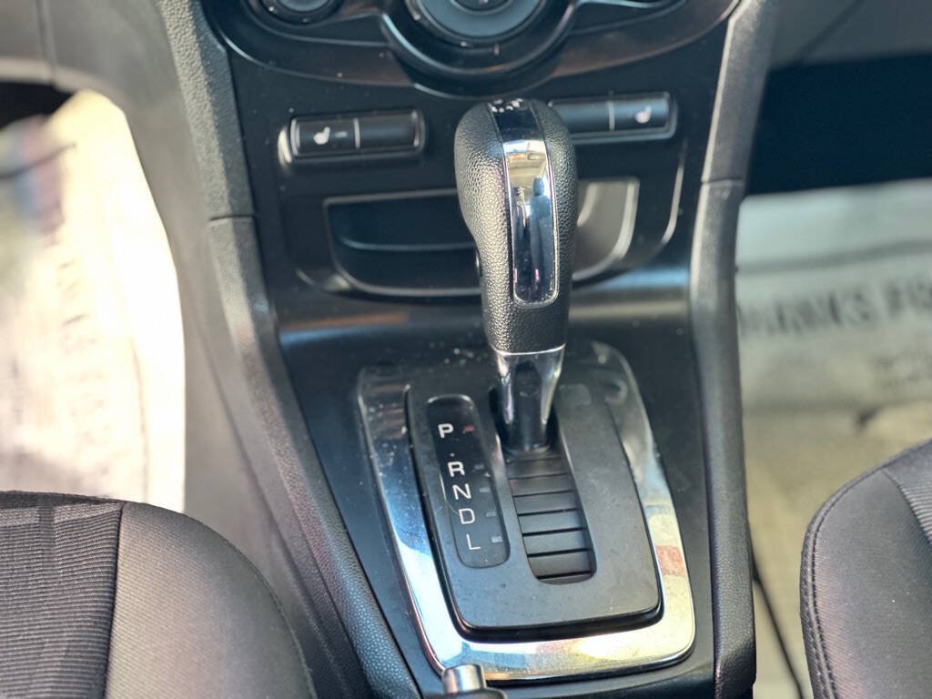 Used 2013 Ford Fiesta SE FWD image 11