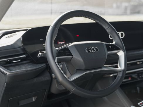 Certified 2025 Audi Q5 Premium w/ Convenience Package image 10