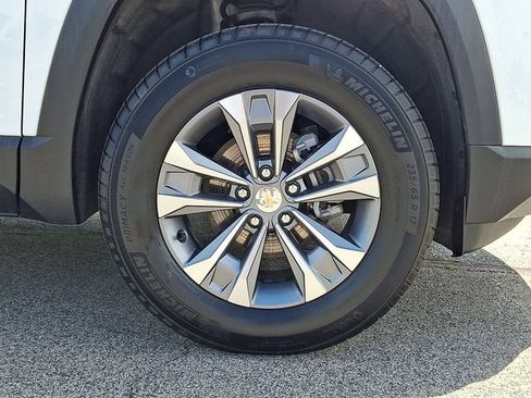 Used 2025 Chevrolet Equinox LT AWD/4WD image 10