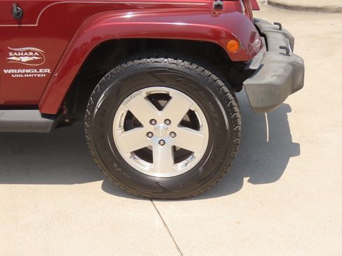 Used 2008 Jeep Wrangler Unlimited Sahara w/ Trailer Tow Group AWD/4WD image 9