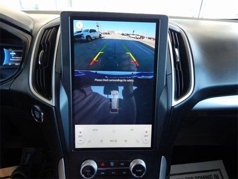 Used 2023 Ford Edge SEL image 19