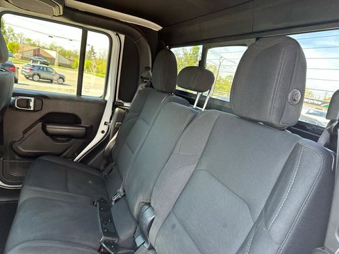 Used 2021 Jeep Gladiator Sport image 26