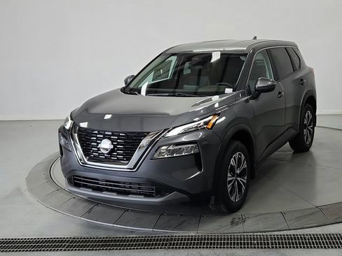 Used 2023 Nissan Rogue SV FWD image 2