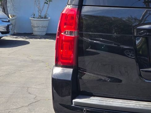 Used 2016 Chevrolet Suburban LT image 8