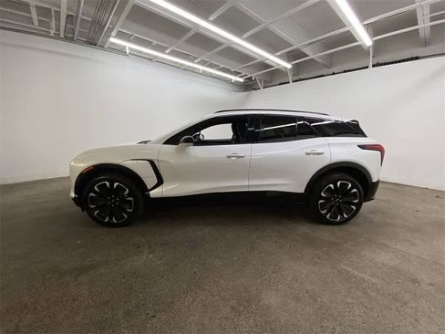 Used 2024 Chevrolet Blazer EV RS image 3