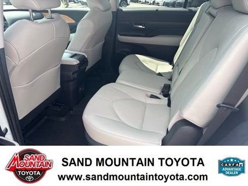 Used 2024 Toyota Grand Highlander FWD image 13