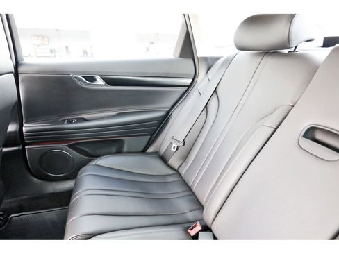 Used 2025 Genesis G80 2.5T image 13