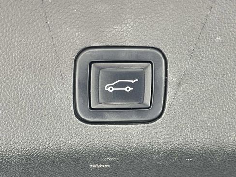 Used 2022 Cadillac Escalade Premium Luxury Platinum AWD/4WD image 12