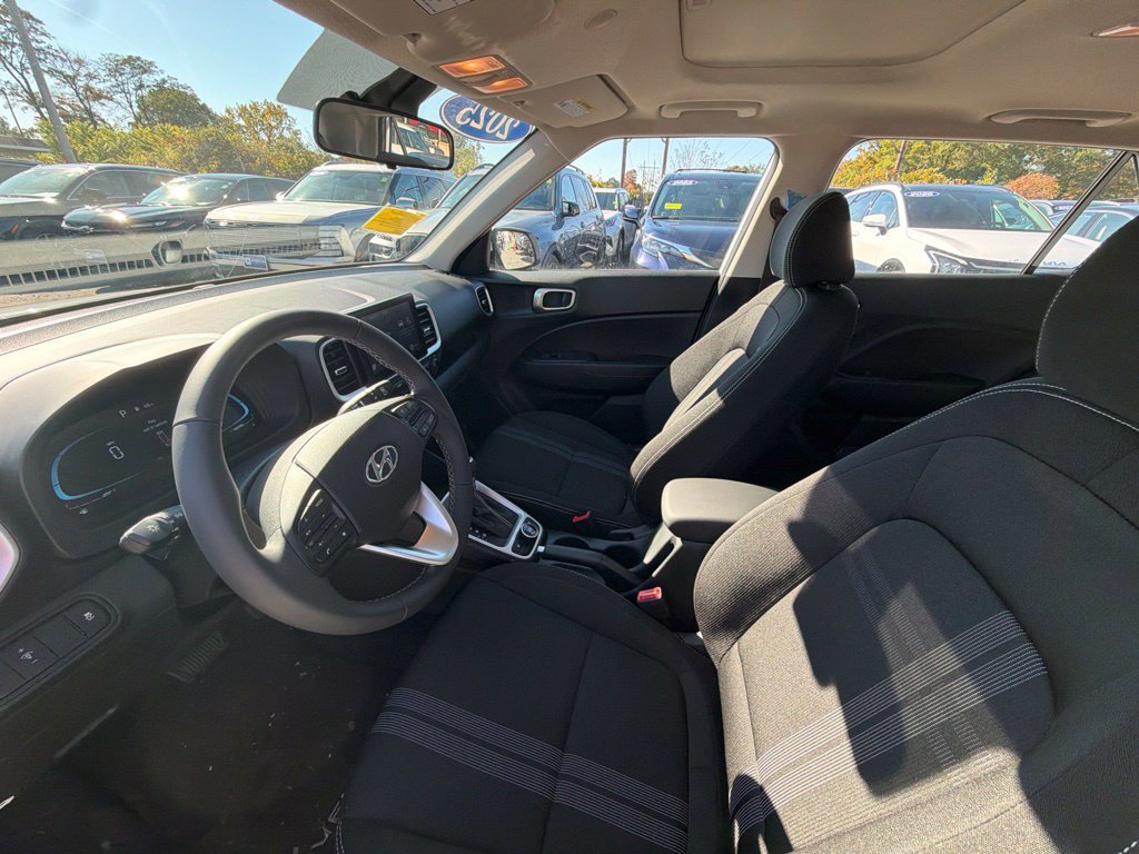 Used 2026 Hyundai Venue SEL FWD image 14