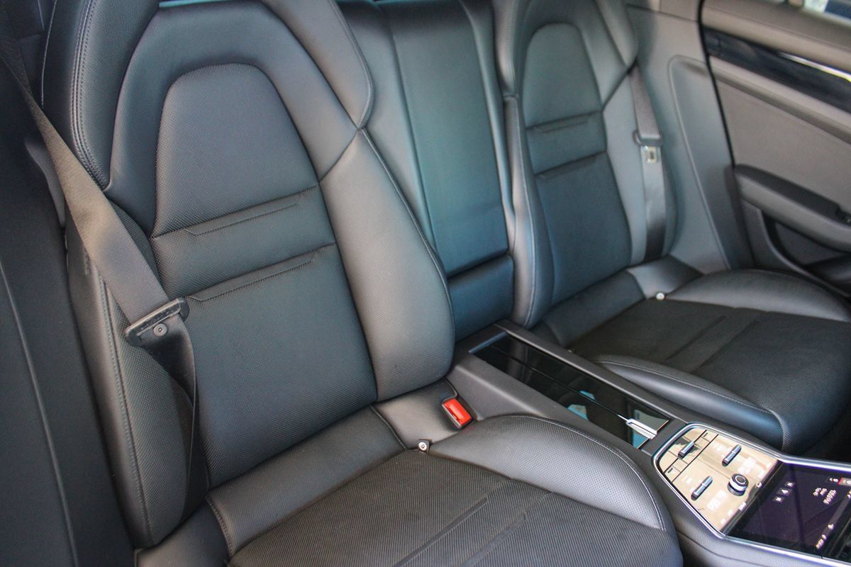 Used 2019 Porsche Panamera 4 AWD/4WD image 27
