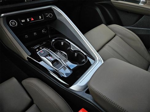 New 2025 Audi Q5 2.0T Premium Plus image 14