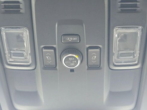 Used 2025 GMC Yukon XL Elevation AWD/4WD image 28
