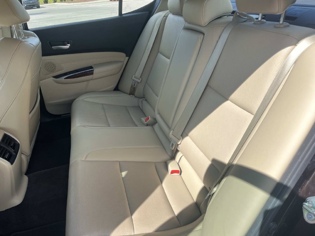 Used 2015 Acura TLX w/ Technology Package FWD image 16