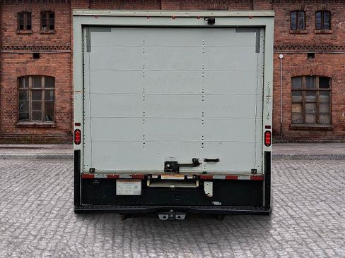 Certified 2022 Ford E-350 and Econoline 350 Super Duty RWD image 5