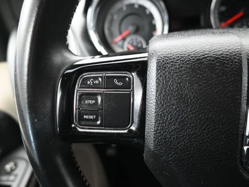 Used 2016 Dodge Grand Caravan SE image 15